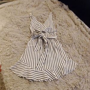 Cute cream & blue Guess dress w/belt size XS